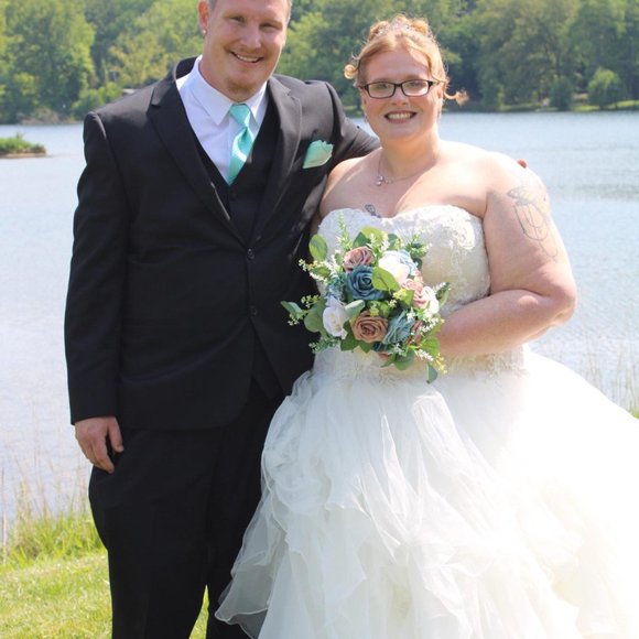 Oleg Cassini plus size Wedding Dress with corset back - Picture 1 of 3